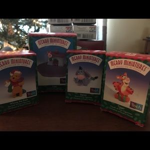 Hallmark Christmas at Pooh’s 4 piece Set